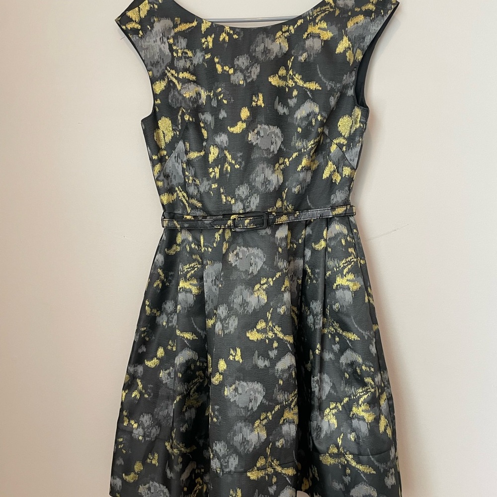 Floral Sleeveless Dress with Belt
